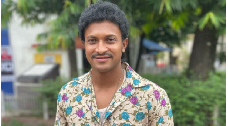 এফডিসিতে এ কোন সাজে ঘুরে-বেড়াচ্ছেন সাকিব!